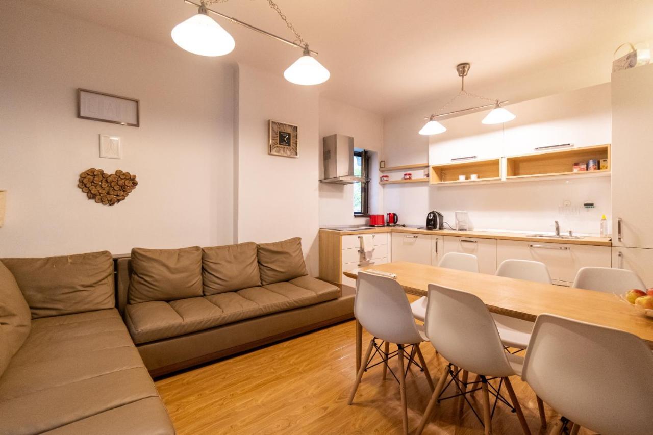 Ardor Apt - Bright And Secluded Apartment In The Heart Of Old Town Brašov Exteriér fotografie